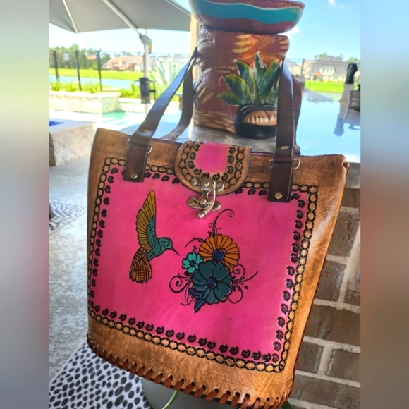 Hand Tooled Hammingbird Shoulder Handbag - Picture 2 of 16